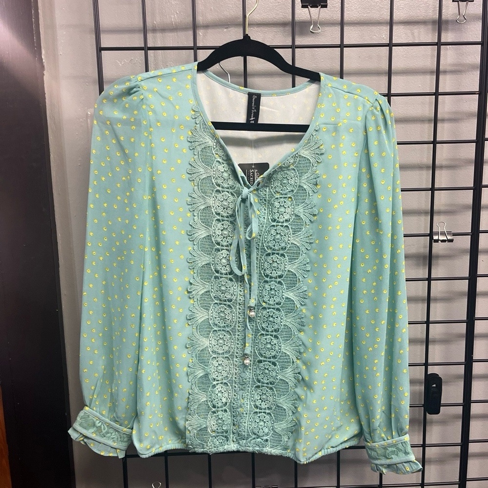 NWT Womens Blouse Size OS Light Teal Yellow Polka Dot V Neck